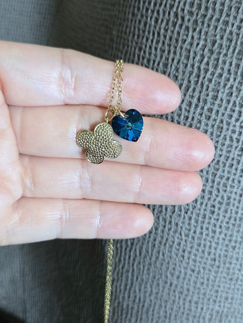 Deep Blue Swarovski Crystal💎 Heart💙 and Clover🍀 Charm Necklace - NWOT - Picture 11 of 16